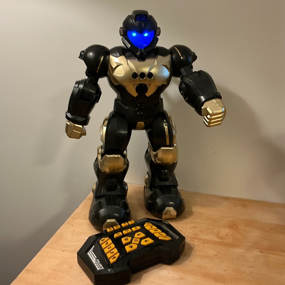 SONOMO intelligent remote control robot toy gestures, music, movement